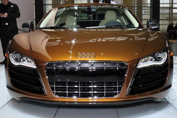 Audi R8 V10.