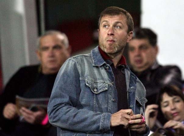 Годовой доход Романа Абрамовича 955 млн.долл. = около 28 650 000 00