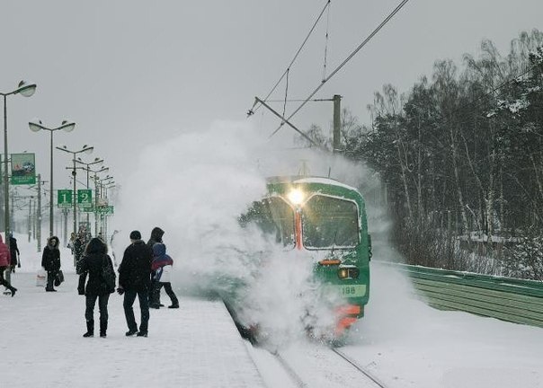 Прибытие электрички.