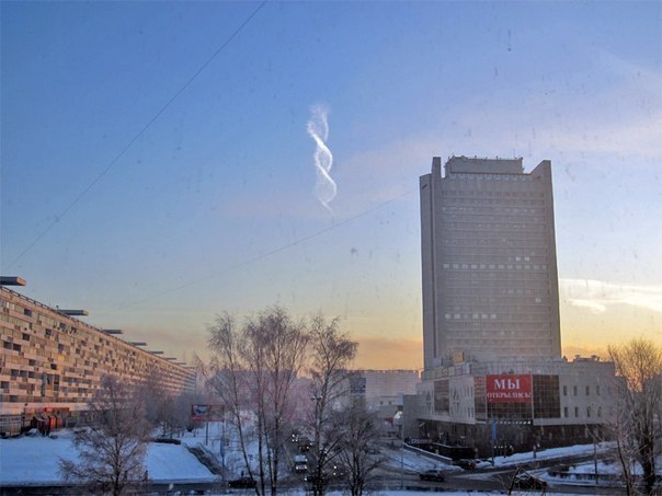 Спиральные облака в подмосковье утром. Редкое природное явление.